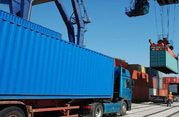 天津港作為中國北方重要的進出口口岸，其貨代公司的角色愈發重要