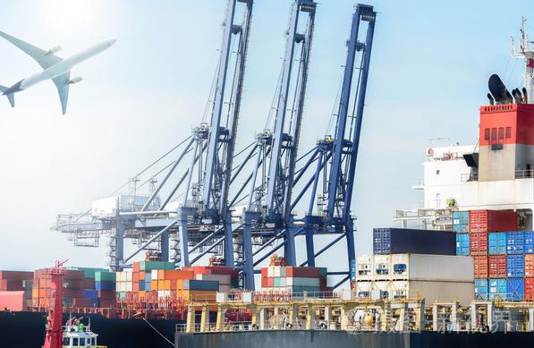 天津貨代公司在這個(gè)充滿(mǎn)機(jī)遇與變革的時(shí)代引領(lǐng)行業(yè)前行