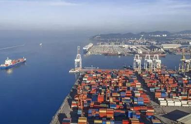 國際海運作為全球貿易發展的重要推動力之一