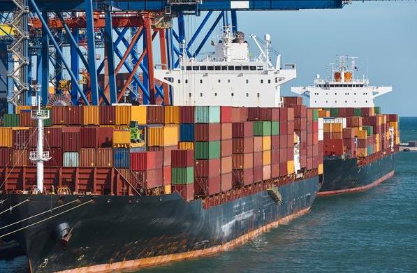 意大利是地中海沿岸非常重要的國家之一，擁有得天獨厚的海運優勢