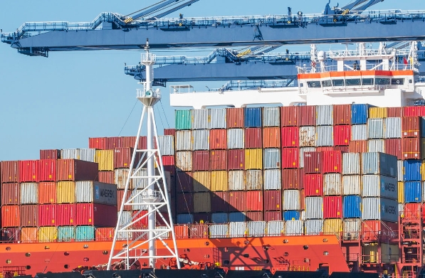 國際貨運(yùn)代理公司是現(xiàn)代國際貿(mào)易中不可或缺的重要服務(wù)機(jī)構(gòu)