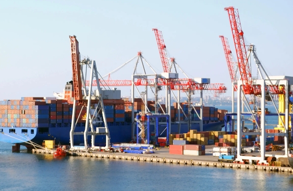 面對(duì)挑戰(zhàn)和機(jī)遇并存的未來(lái)，韓國(guó)貨代業(yè)需要繼續(xù)發(fā)揮其優(yōu)勢(shì)