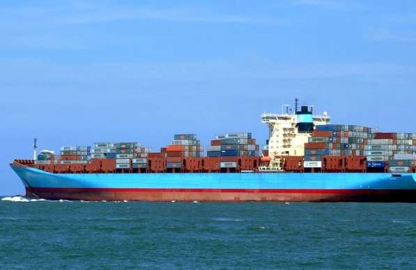 未來(lái)國(guó)際物流將更加高效、智能，為全球經(jīng)濟(jì)的繁榮發(fā)展貢獻(xiàn)力量