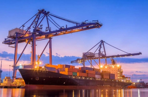 國際物流行業(yè)需要不斷發(fā)展，為全球經(jīng)濟的繁榮做出更大的貢獻